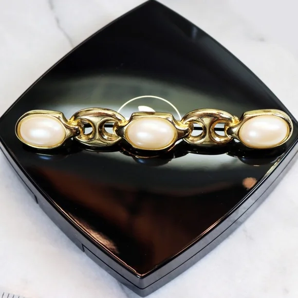 ⚜️PAOLO GUCCI Simulated Pearl Gold Tone Brooch ✨